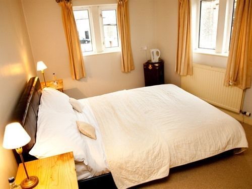 Lord Nelson Inn Chippenham  Zewnętrze zdjęcie